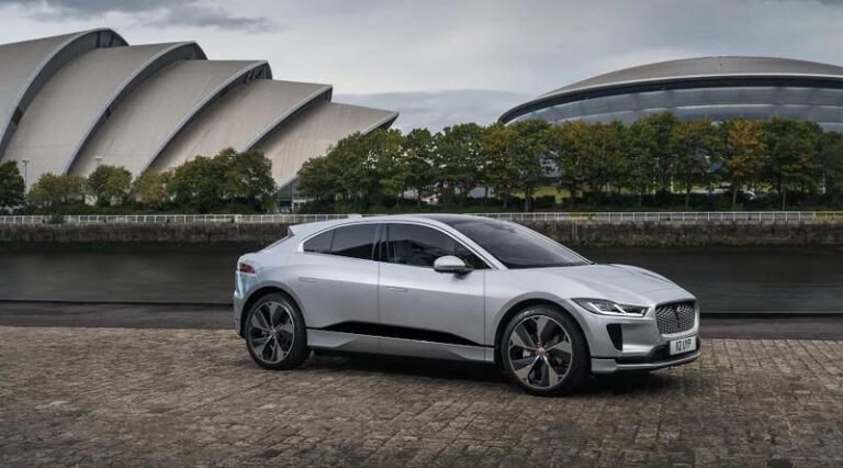 Czy samochody elektryczne mają prawo jeździć buspasem? Odkryj aktualne przepisy!