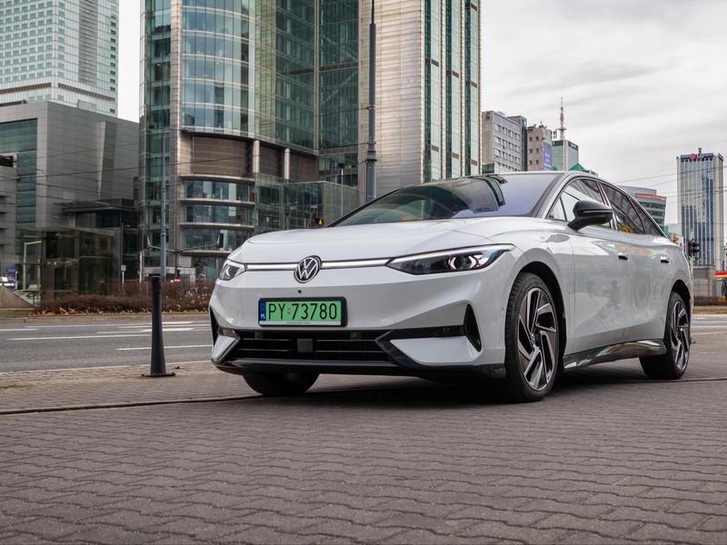 Samochody elektryczne a spalinowe: Ile naprawdę ważą?