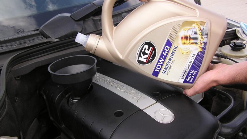 Najczęstsze błędy przy dolewaniu oleju