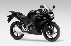 Honda CBR 125 – prawdziwa moc motocykla, ile koni kryje w sobie?