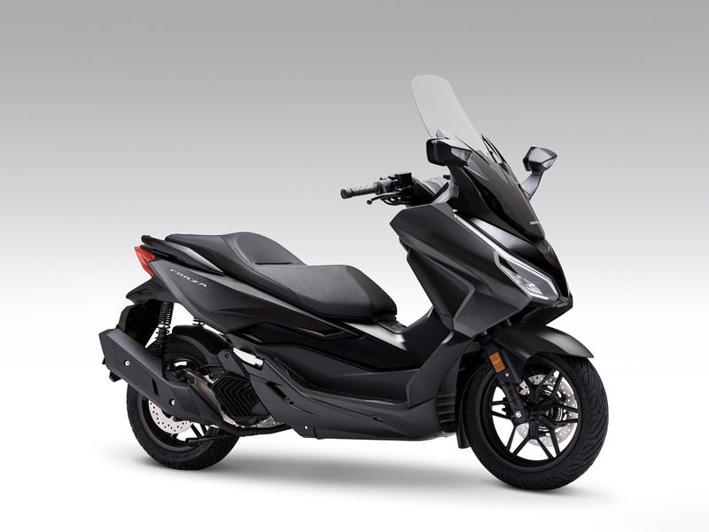 Honda Forza 125 czy Yamaha X-Max 125 – co wybrać dla komfortowej jazdy?