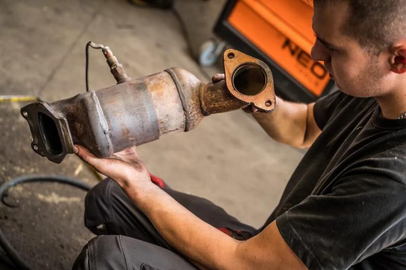 DPF w dieslu: Kluczowy element wpływający na wydajność i ekologię Twojego auta