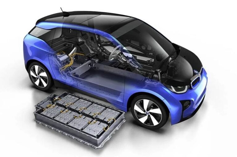 Ile kosztuje bateria do samochodu elektrycznego? Odkryj zaskakujące ceny i nieznane fakty.