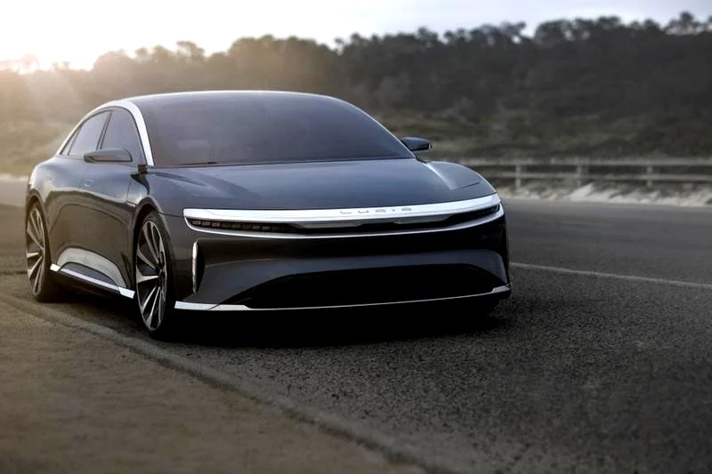 Jak działa samochód elektryczny? Odkryj zaskakujące fakty o jego mechanice!