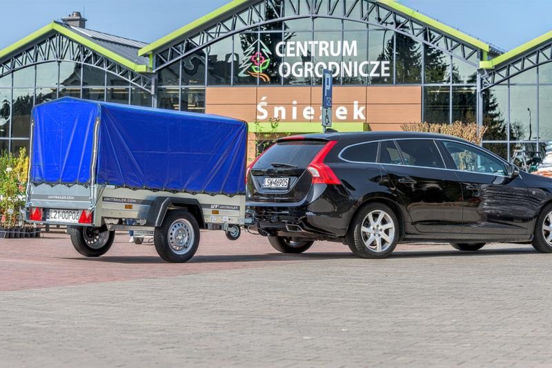 Jakie przyczepy możesz ciągnąć mając prawo jazdy B? Odkryj zasady i ograniczenia