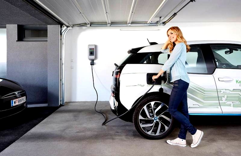 Ile czasu zajmuje ładowanie samochodu elektrycznego na stacji? Sprawdź, co musisz wiedzieć!