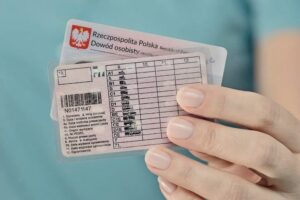 Kto wydaje międzynarodowe prawo jazdy i gdzie je uzyskać? Sprawdź wszystkie możliwości!