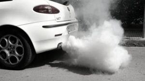Dlaczego diesel kopci? Poznaj przyczyny dymu i ich konsekwencje