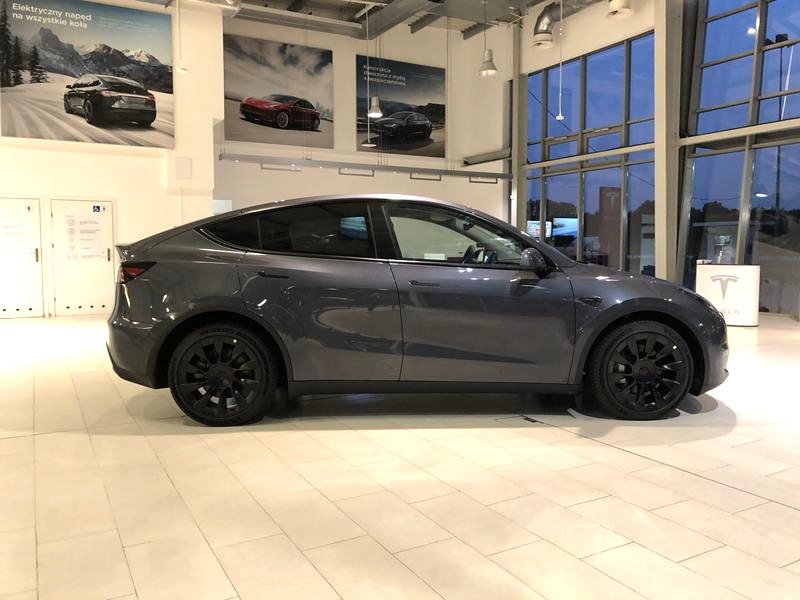 Ile kosztuje samochód elektryczny Tesla w Polsce w 2026 roku — przegląd cen modeli