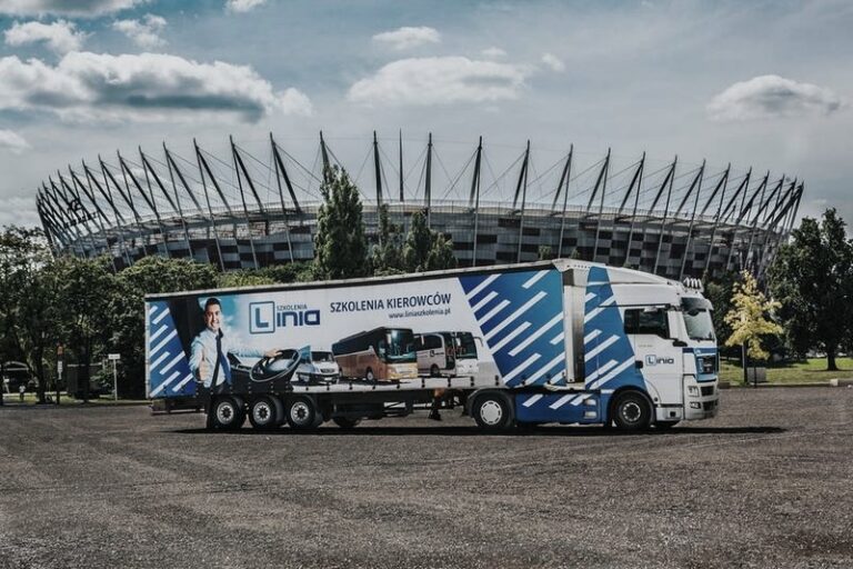 Prawo jazdy kat C – wszystko, co warto wiedzieć o uprawnieniach i ograniczeniach