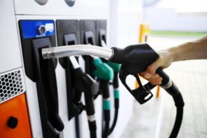 Czy ropa to diesel? Różnice między ropą a olejem napędowym