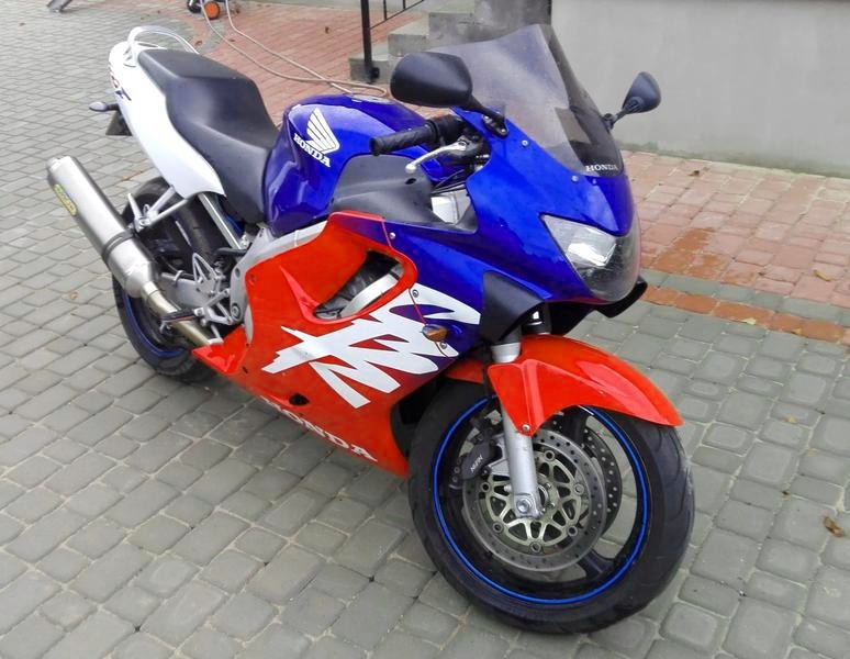 Honda CBR 600 F4 – ile ma koni i jaka jest jej maksymalna moc?