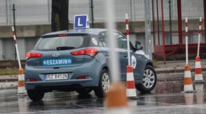 Jak bez stresu zdać teorię na prawo jazdy – skuteczne porady i strategie